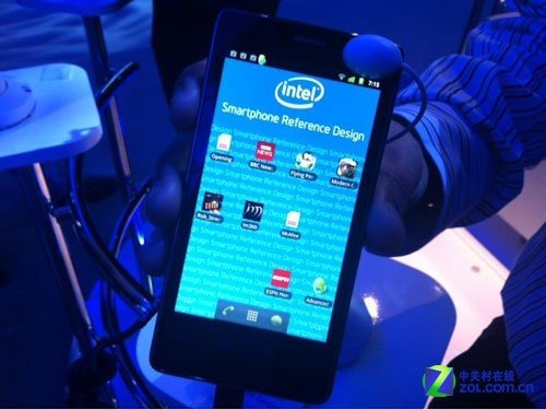 Atom2460 Intel安卓智能机亮相CES2012