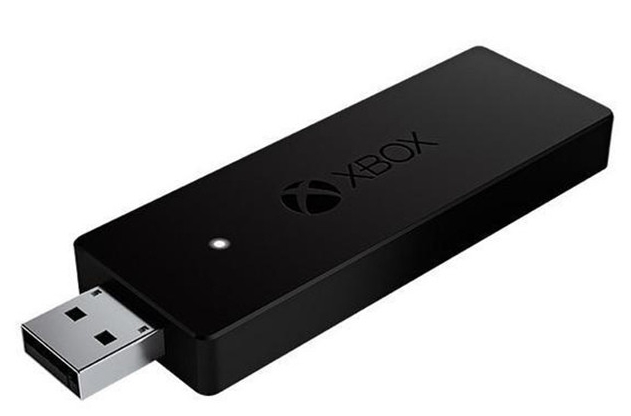 微软推适配器：Xbox无线手柄支持Win10_行业新闻-中关村在线.jpg