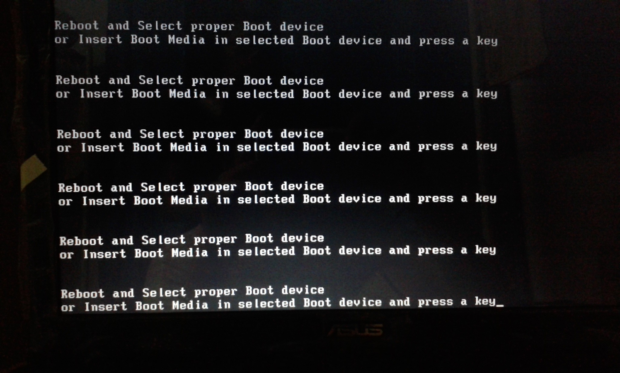 电脑开机黑屏一般来说是由什么原因造成的？